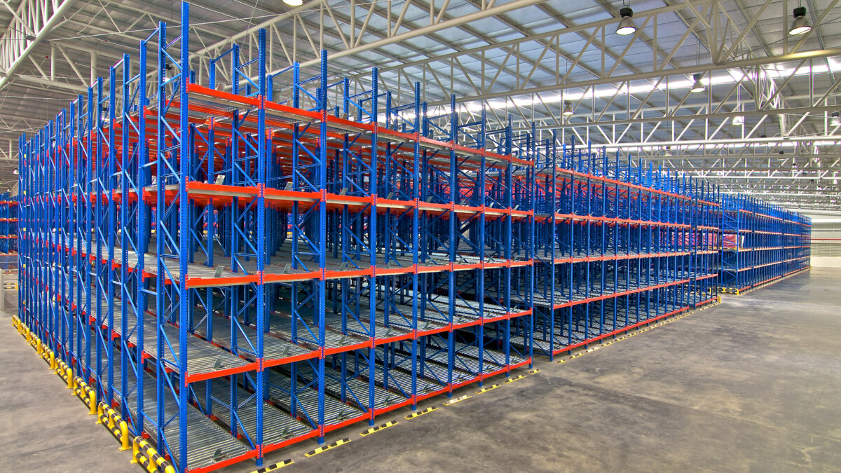 7 Benefits of Using Heavy Duty Racks in Warehouses